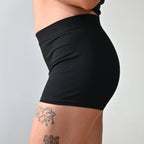 a women wearing blu boxershorts side shoot